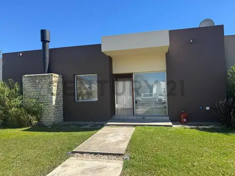 Av de los Lagos 310 200, Piso 0