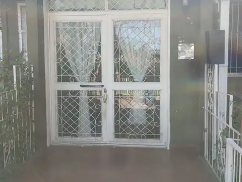 DepRTAMENTO EN VENTA EN cLAYPOLE