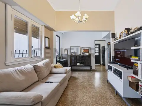 Casa 5 ambientes con 1 baño
