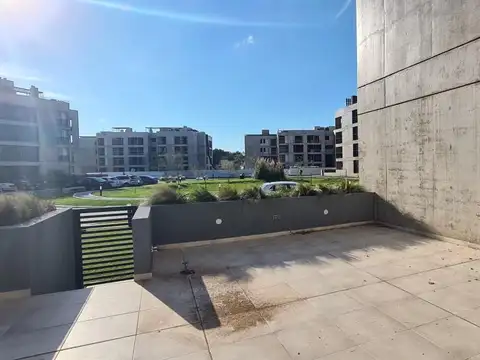 Venta Departamento 2 Dormitorios con Patio y cochera Funes 8 Sauces Barrio Cerrado Estrenar Pileta