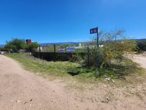 Los Sauces esq Las Orquideas 100