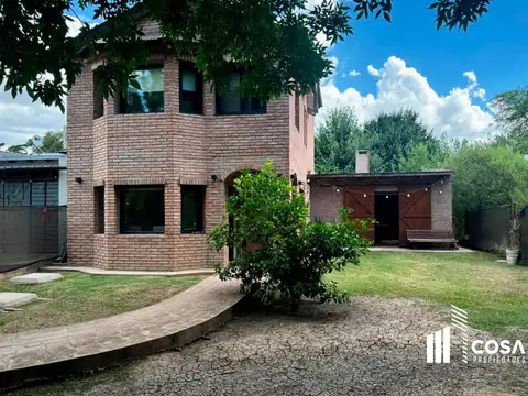 Venta Casa 3 dormitorios con amplio jardín parquizado Las Tardes Roldán Santa Fe