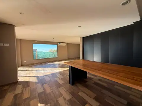 Casa en Alquiler de 5 dormitorios