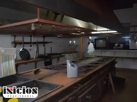 Hotel: Almirante Brown Nº 245 E/carreras y Lebensohn - El Silvio - H329