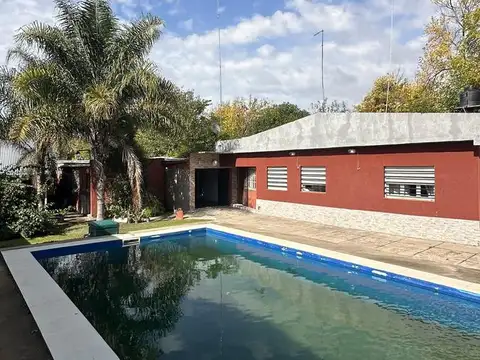 Casa en Venta con 2 cocheras