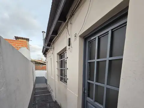 Depto Tipo Casa 2 ambientes con 1 baño