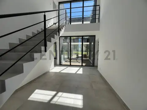Av de la Bahia 3000, Piso 0