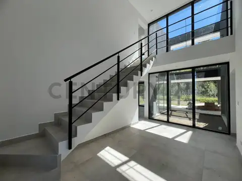Venta de casa en Puerto Nativas Escobar con 4 dormitorios con vista a la reserva A ESTRENAR
