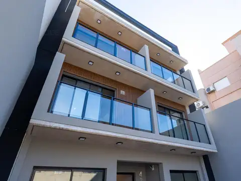 Venta Departamento Semipiso 2 Ambientes Con Patio (PB A y B) – Ramos Mejía Sur