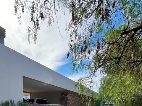 Casa en Alquiler de 3 dormitorios