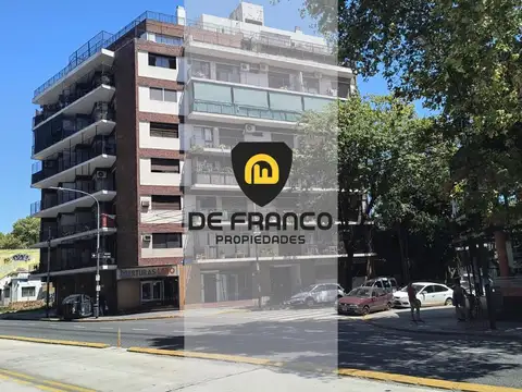 Departamento en  VENTA -  3 ambientes con patio CABA