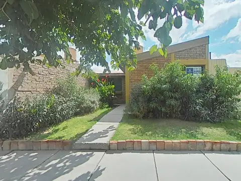 CASA EN VENTA 2 DORMITORIOS B°JARDÍN BUEN ORDEN SAN MARTIN CON TOUR VIRTUAL