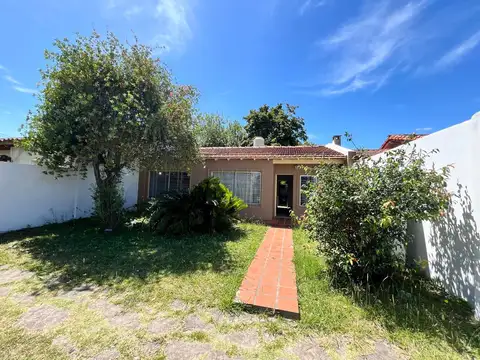 Casa en venta en Ituzaingo Norte HERMOSA PROPIEDAD UBICADA A SOLO 10 CUADRAS DE ESTACIÓN PADUA!