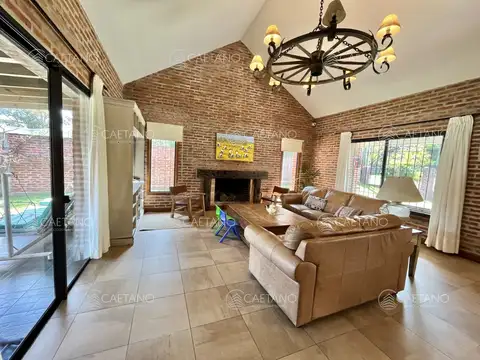 Casa en Venta en Pinares, USD 615.000