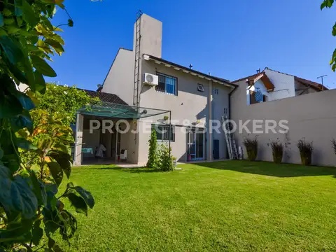 Casa 5 ambientes con 2 baños