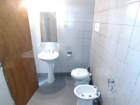 Casa 2 ambientes con 1 baño