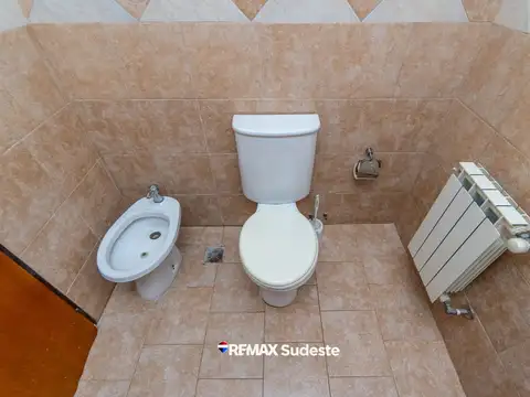 VENTA/PERMUTA CASA 5 DORMITORIOS - B. SAN MARTIN