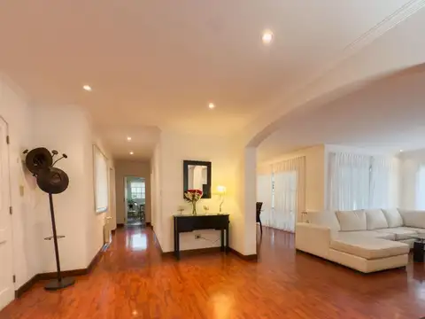 Casa 6 ambientes con 3 baños