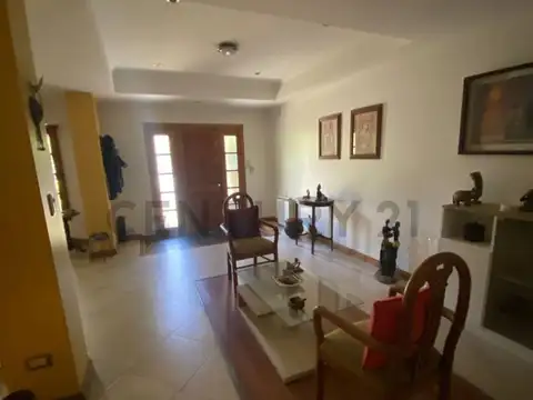 Casa 6 ambientes con 3 baños