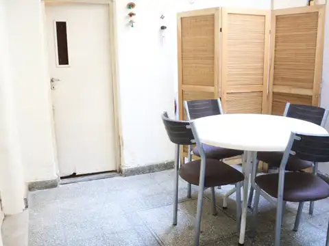 CASTELLANOS 1700 VENTA CASA 4 DORMITORIOS