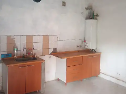 Casa 2 ambientes con 1 baño