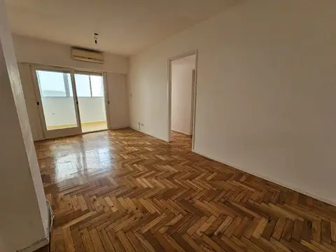 Semipiso 3 Ambientes Muy Luminoso con Cochera Fija en Venta en Belgrano