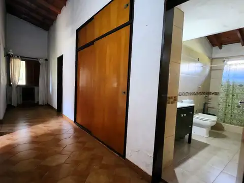 Casa 4 ambientes con 3 baños