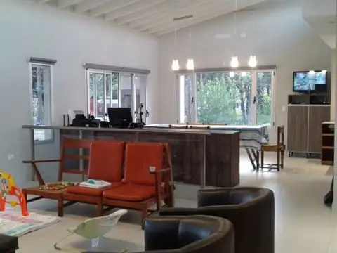 Casa 4 ambientes con 3 baños