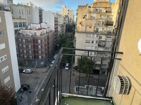 VENTA 2 AMB. BALCON A LA CALLE y dependencia- CORRIENTES 2100