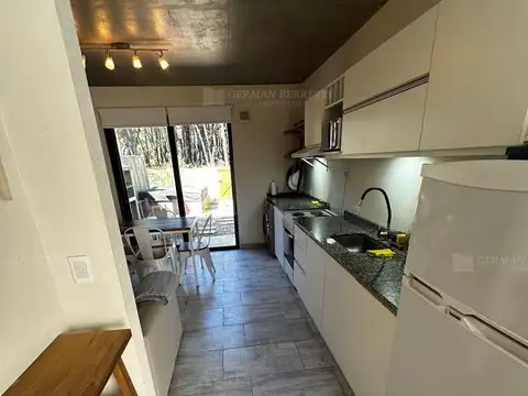 Casa en Alquiler con 2 cocheras