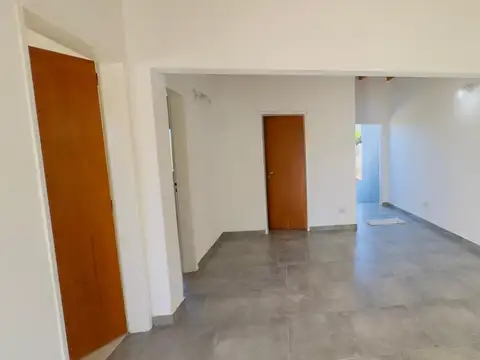 Depto Tipo Casa en Alquiler de 2 dormitorios