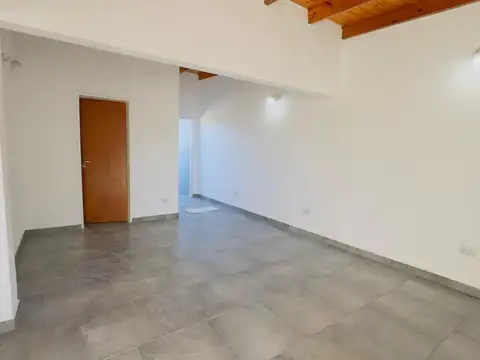 Depto Tipo Casa en Alquiler de 3 ambientes