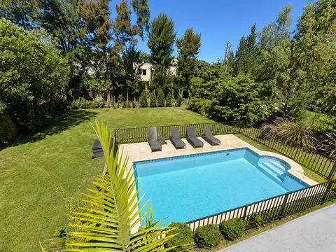 Hermosa casa en venta en Barrio San Francisco
