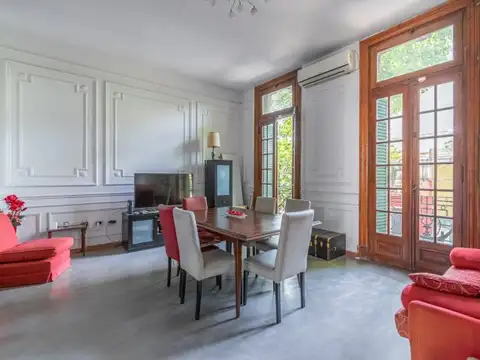 VENTA PH 5 AMBIENTES AL FRENTE, AMPLIO ESPACIO LIBRE Y QUINCHO CON PARRILLA EN CABALLITO