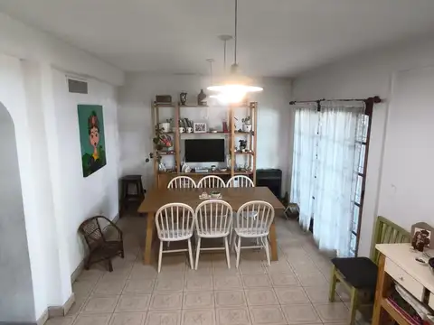 CASA EN VENTA EN CASTELAR NORTE 