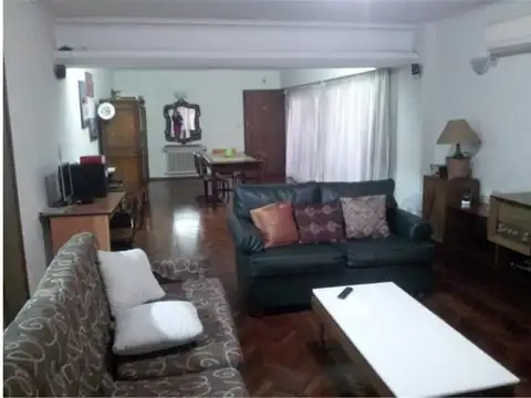 27 De Abril 206 , Piso 6