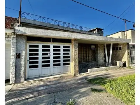 Casa dos dormitorios en venta Luis Borghi 534, San Lorenzo