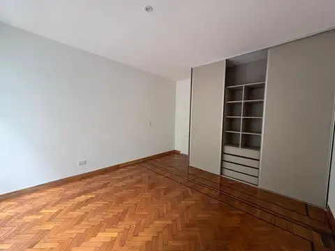 Piso. 2 dptos. Sin expensas. Terrazas.