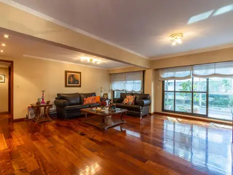 VENTA DEPARTAMENTO PISO EXCLUSIVO TRES DORMITORIOS CON COCHERA Y BAULERA EN CENTRO RIO