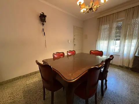 Venta Casa 3 ambientes con patio en Quilmes Oeste