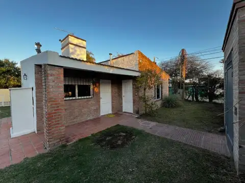 Casa 5 ambientes con 1 baño