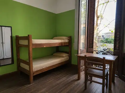 Casa 14 ambientes con 3 baños