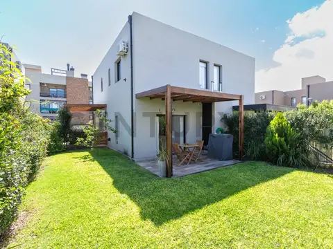Duplex 3 ambientes en barrio cerrado Maria Eugenia R&B - Amenities - Permuta