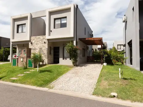 Duplex 3 ambientes en barrio cerrado Maria Eugenia R&B - Amenities - Permuta