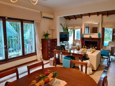 Casa 5 ambientes con 2 baños