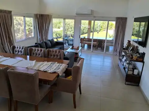 Casa en Venta en Pilar del Este - Santa Elena, USD 199.000