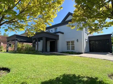 Casa en Alquiler de 4 dormitorios