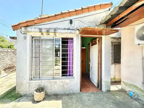 VENTA CASA 3 AMB + 2 AMB- A RECICLAR  - W. MORRIS