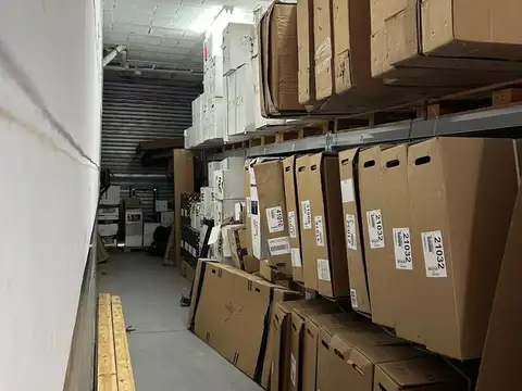 En venta con renta, Victoria, muy buen galpon-deposito con oficinas, proximo a Acceso Tigre