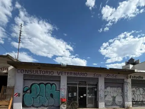 Venta En Block 3 Locales Comerciales  Libertad